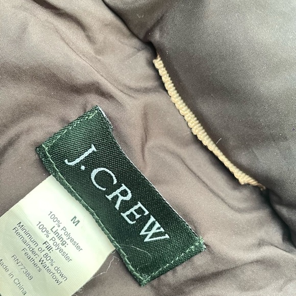 J. Crew Women’s Puffer Vest Jacket | Size Medium - Picture 3 of 6